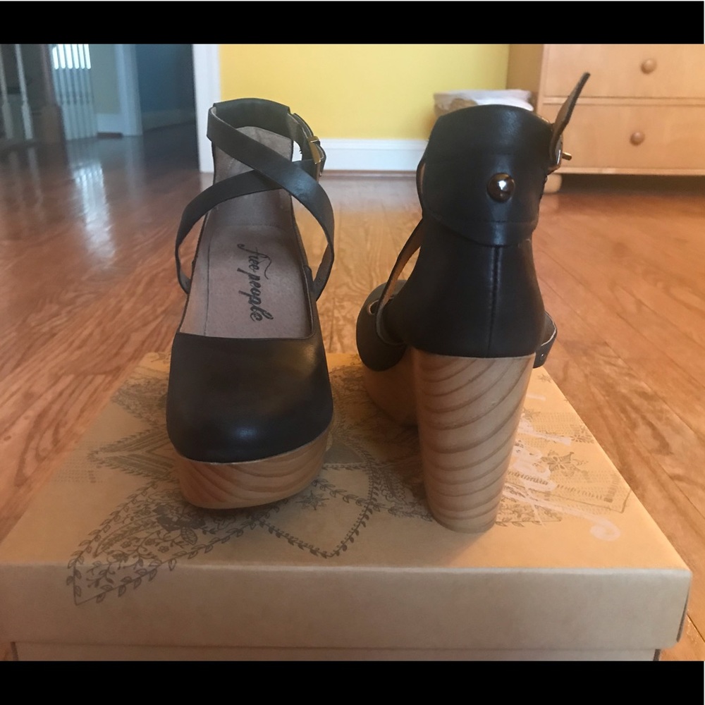 Brand new Free People clog/heel